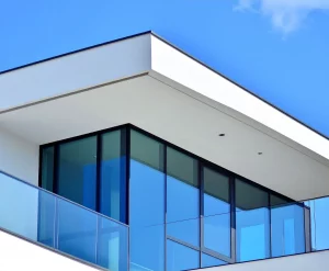 واجهات زجاجية للمباني السكنية